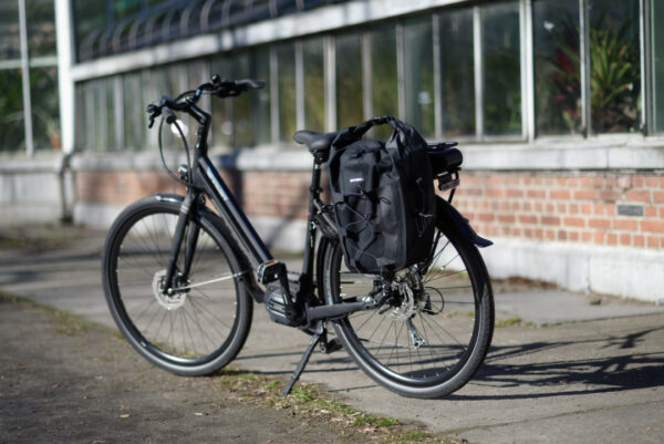 vélo électrique à louer avec sacoches à Liège
